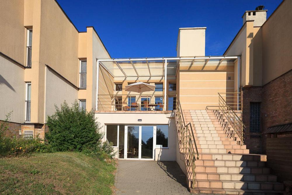 Apart Hotele Czestochowa Exterior photo